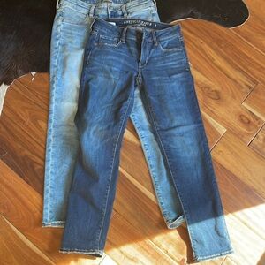 BUNDLE of 2 pair American eagle size 4 jeans